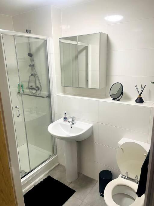 דרבי #215 1 Bed Serviced Apartment מראה חיצוני תמונה