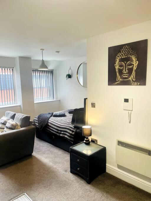 דרבי #215 1 Bed Serviced Apartment מראה חיצוני תמונה
